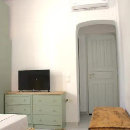 Lithi Stylish Apartments- Cosy Tripití